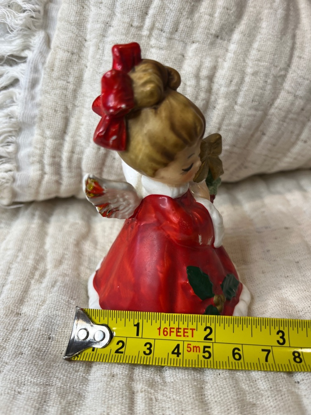 Vintage Josef Christmas
Angel Holding Holiday Wreath Ceramic *missing bell - Picture 10 of 12